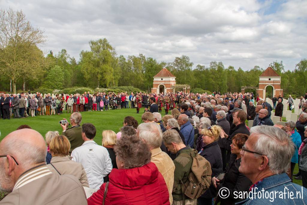 Herdenking Canadese Erebegraafplaats Holten 13 april 2014